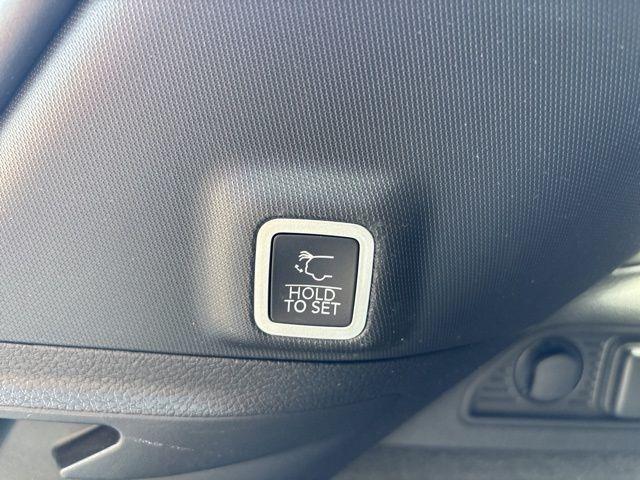 used 2022 Jeep Grand Cherokee car, priced at $39,445
