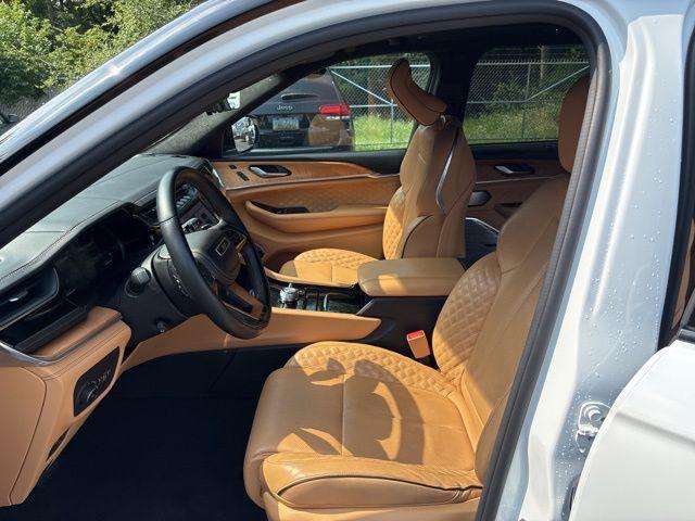 used 2022 Jeep Grand Cherokee car, priced at $39,445