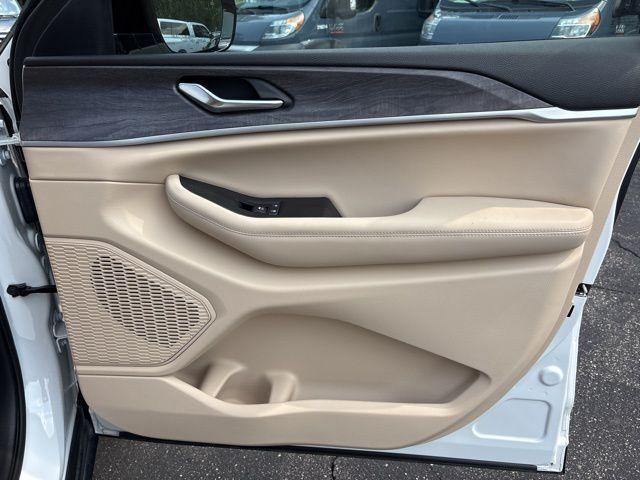 used 2023 Jeep Grand Cherokee car, priced at $35,000