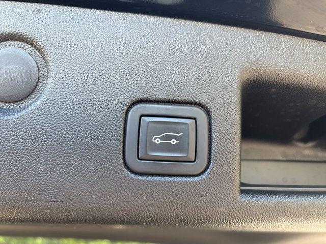 used 2021 Chevrolet Equinox car, priced at $21,000
