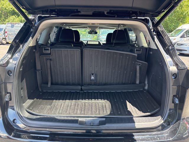 used 2023 Toyota Highlander Hybrid car, priced at $45,000