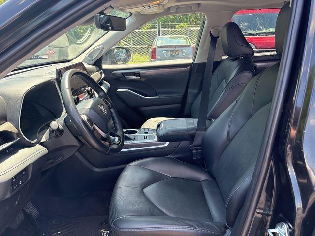 used 2023 Toyota Highlander Hybrid car, priced at $45,000