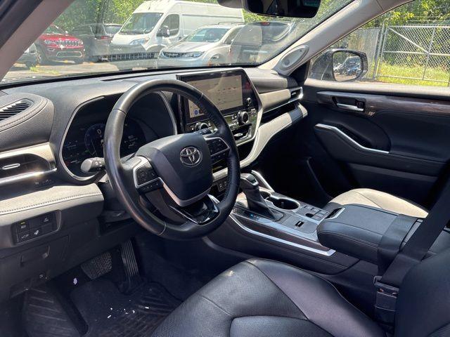 used 2023 Toyota Highlander Hybrid car, priced at $45,000