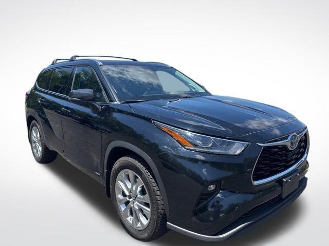 used 2023 Toyota Highlander Hybrid car, priced at $45,000