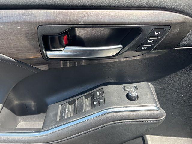 used 2023 Toyota Highlander Hybrid car, priced at $45,000