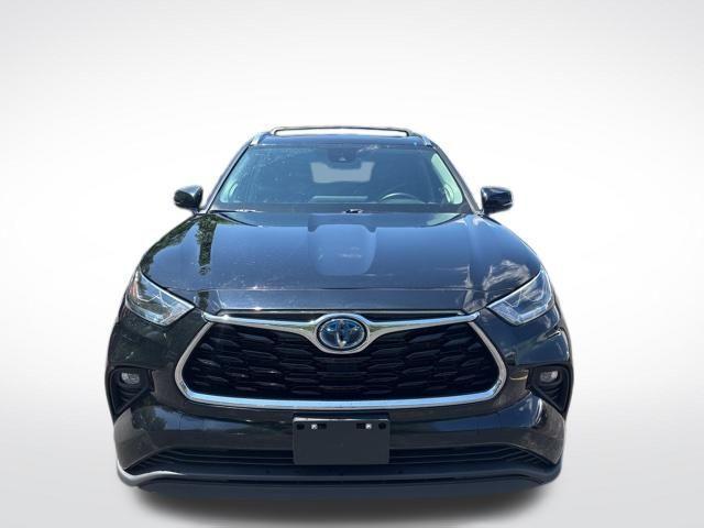 used 2023 Toyota Highlander Hybrid car, priced at $45,000
