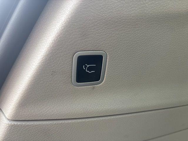 used 2024 Chrysler Pacifica car, priced at $33,435