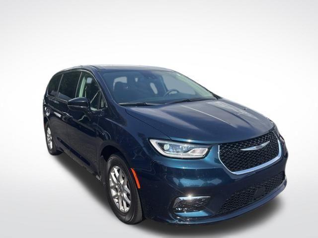 used 2024 Chrysler Pacifica car, priced at $33,435