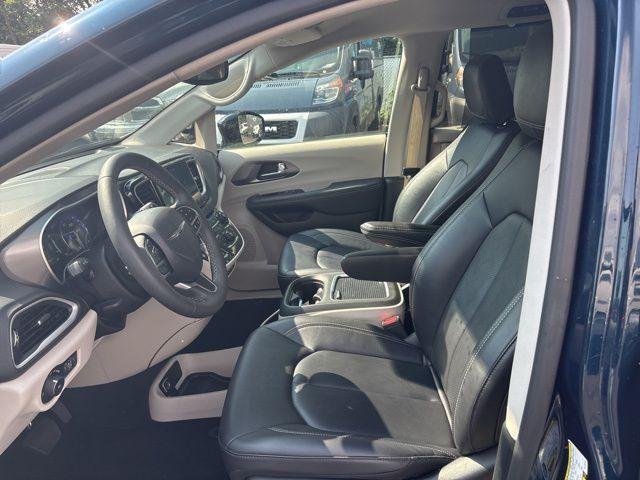used 2024 Chrysler Pacifica car, priced at $33,435