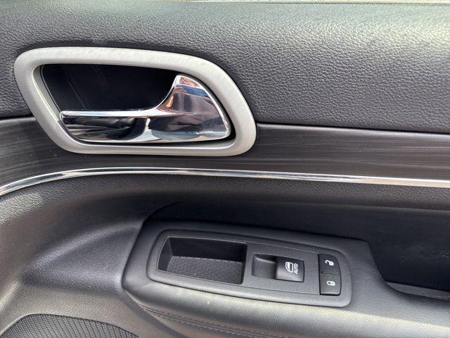 used 2022 Jeep Grand Cherokee WK car, priced at $26,757