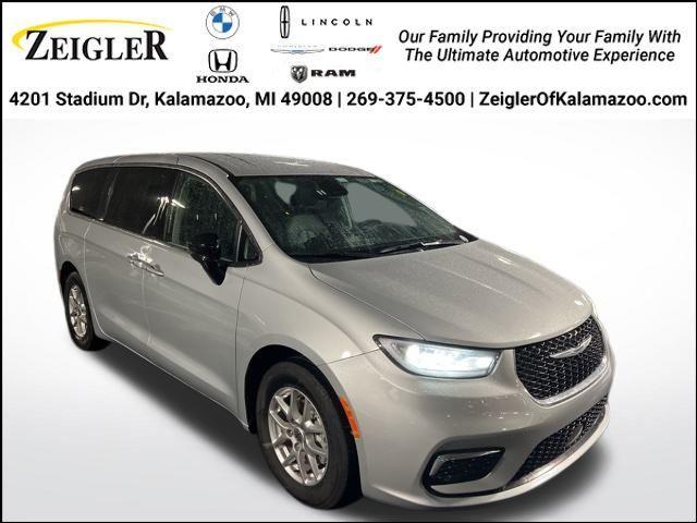 used 2024 Chrysler Pacifica car, priced at $33,500