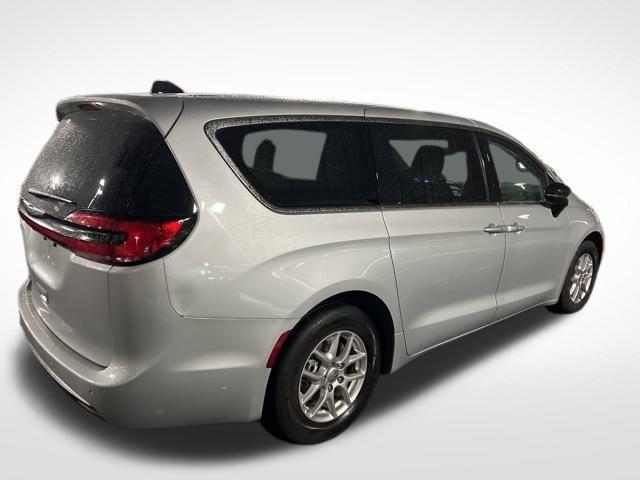 used 2024 Chrysler Pacifica car, priced at $33,500