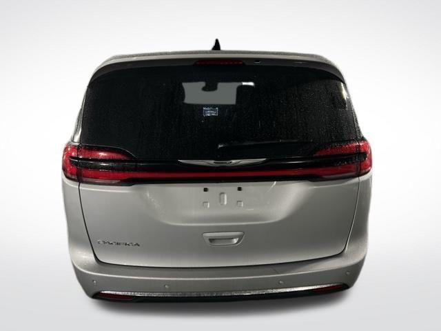 used 2024 Chrysler Pacifica car, priced at $33,500