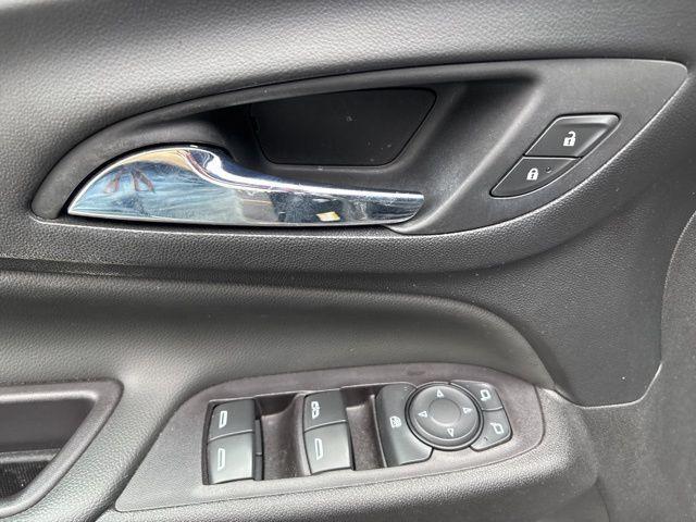 used 2021 Chevrolet Equinox car, priced at $18,500