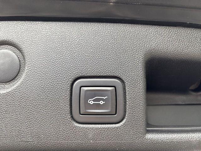 used 2021 Chevrolet Equinox car, priced at $18,500