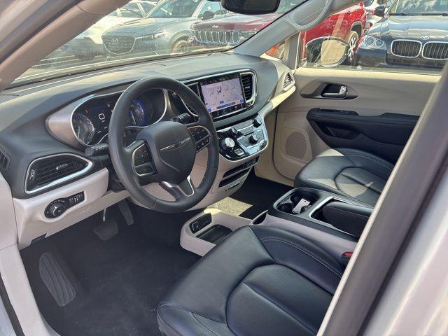 used 2024 Chrysler Pacifica car, priced at $33,000