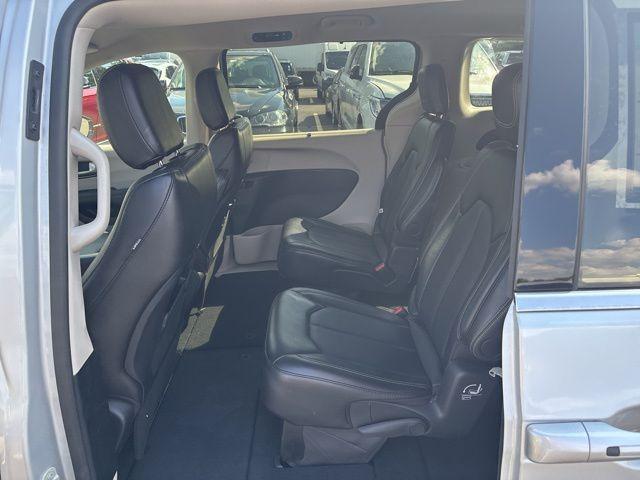 used 2024 Chrysler Pacifica car, priced at $33,000