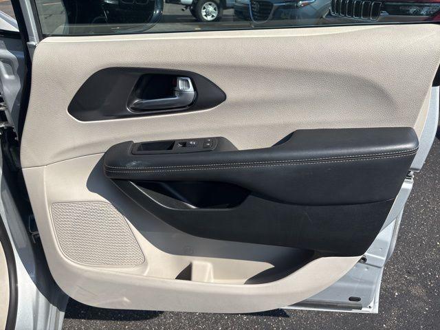 used 2024 Chrysler Pacifica car, priced at $33,000