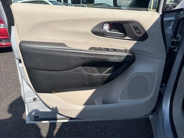used 2024 Chrysler Pacifica car, priced at $33,000