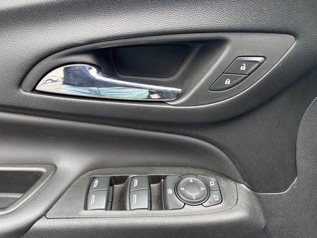 used 2022 Chevrolet Equinox car, priced at $22,000
