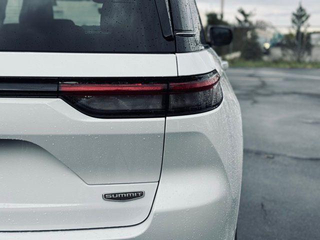 used 2025 Jeep Grand Cherokee car, priced at $52,000