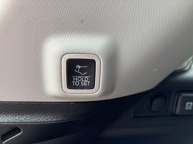 used 2022 Jeep Grand Cherokee car, priced at $32,000