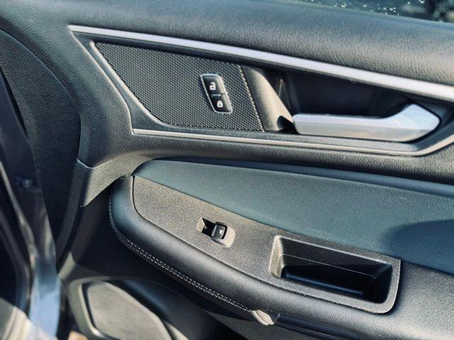 used 2023 Ford Edge car, priced at $27,000