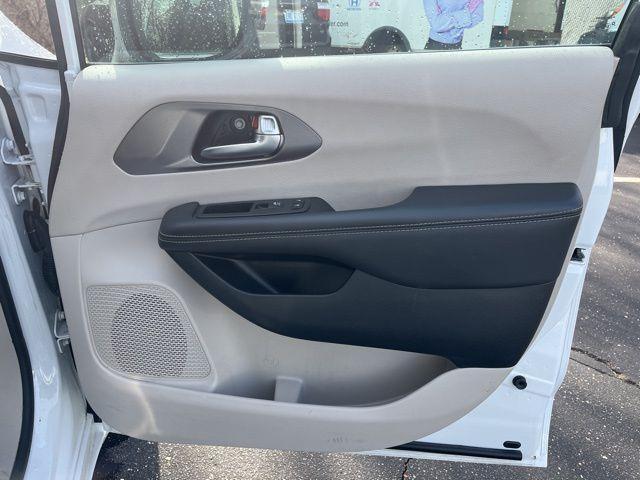 used 2023 Chrysler Pacifica car, priced at $24,000