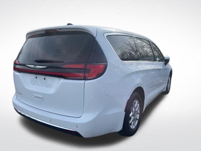 used 2023 Chrysler Pacifica car, priced at $24,000