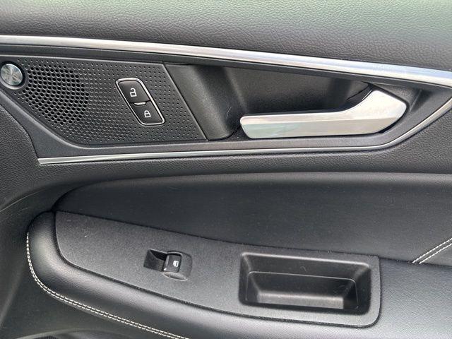 used 2022 Ford Edge car, priced at $33,000
