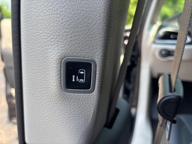 used 2024 Chrysler Pacifica car, priced at $34,692