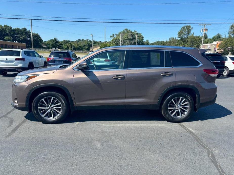 used 2019 Toyota Highlander car, priced at $26,750