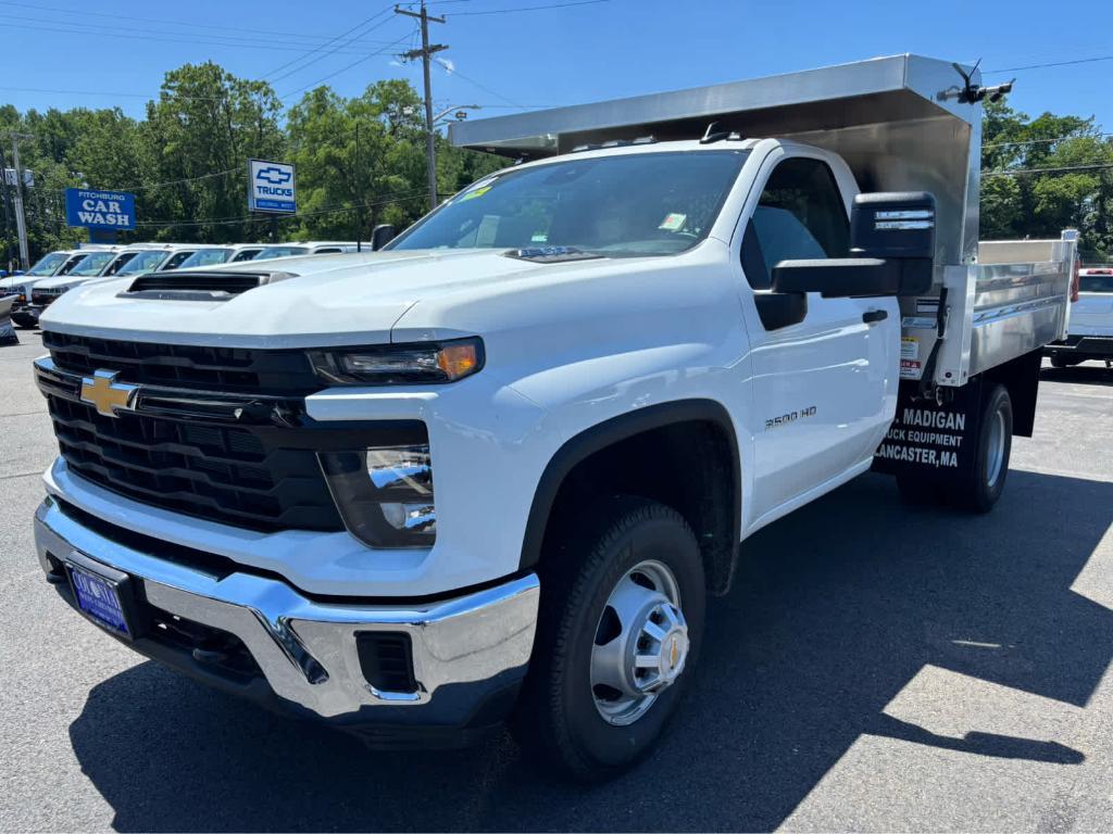 new 2025 Chevrolet Silverado 3500 car, priced at $51,043