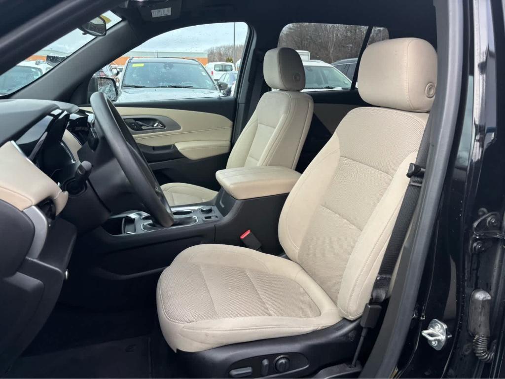 used 2022 Chevrolet Traverse car, priced at $25,925