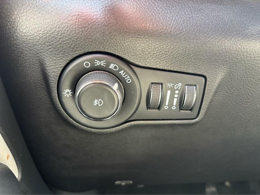 used 2022 Jeep Compass car, priced at $25,975