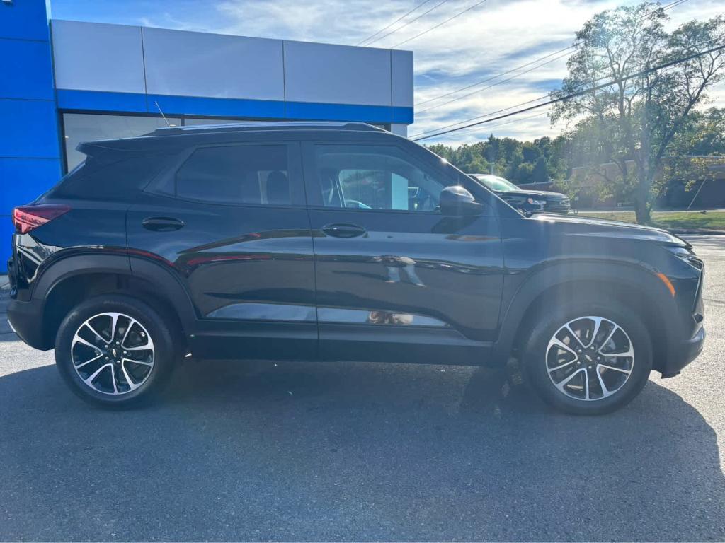 used 2025 Chevrolet TrailBlazer car, priced at $26,975