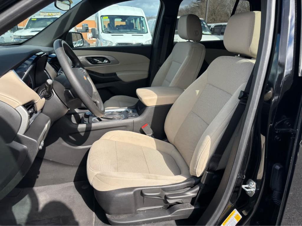 used 2023 Chevrolet Traverse car, priced at $26,975