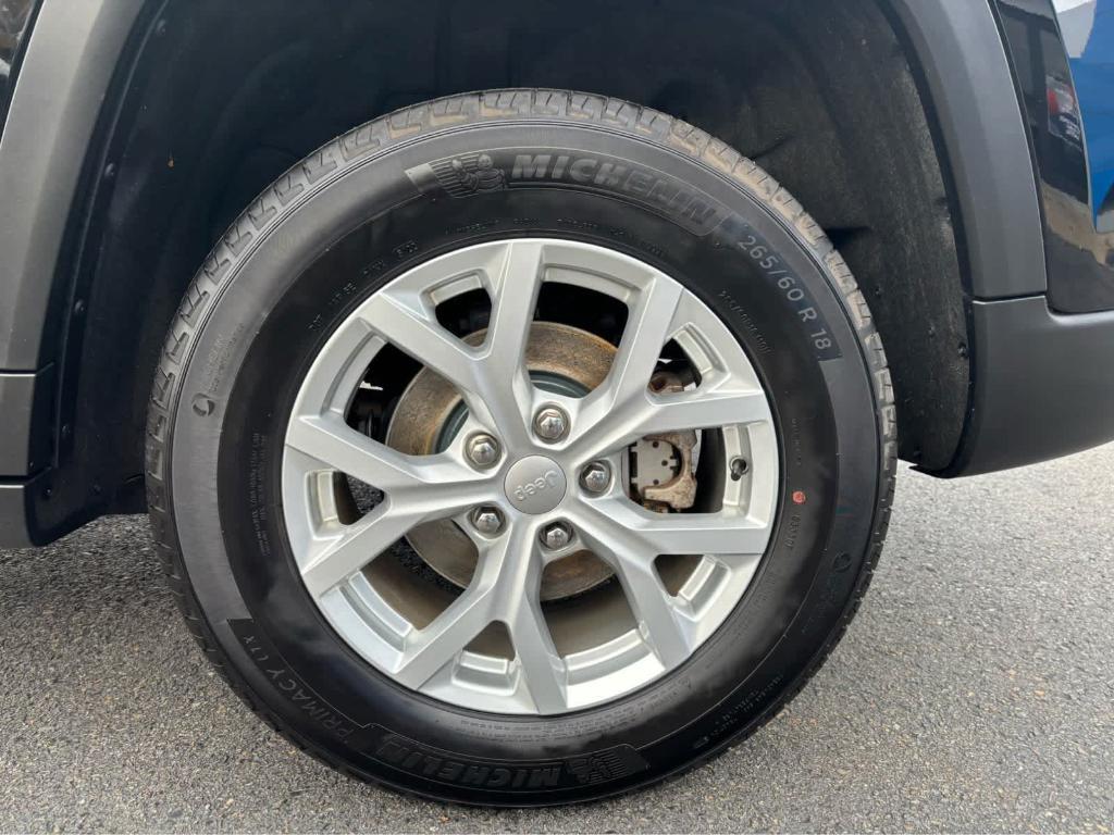 used 2023 Jeep Grand Cherokee car, priced at $33,975