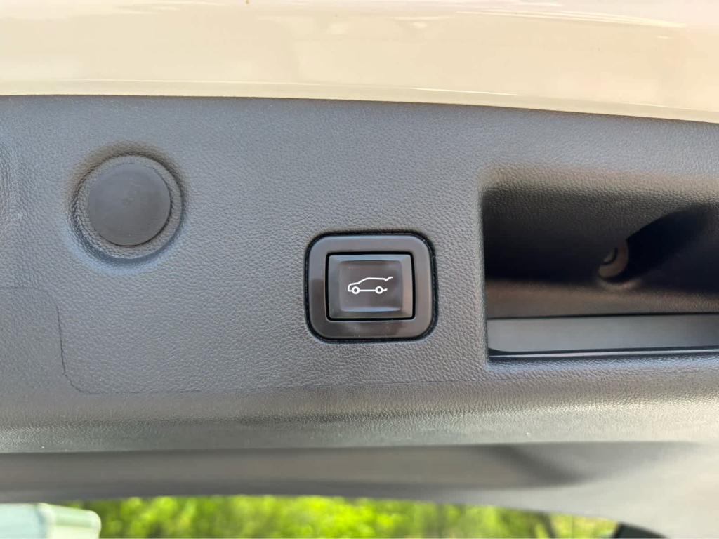 used 2022 Chevrolet Equinox car, priced at $24,975