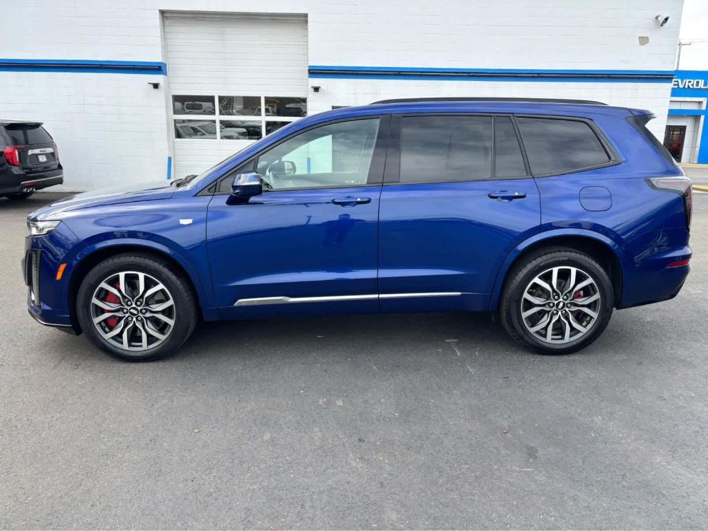 used 2023 Cadillac XT6 car, priced at $41,375