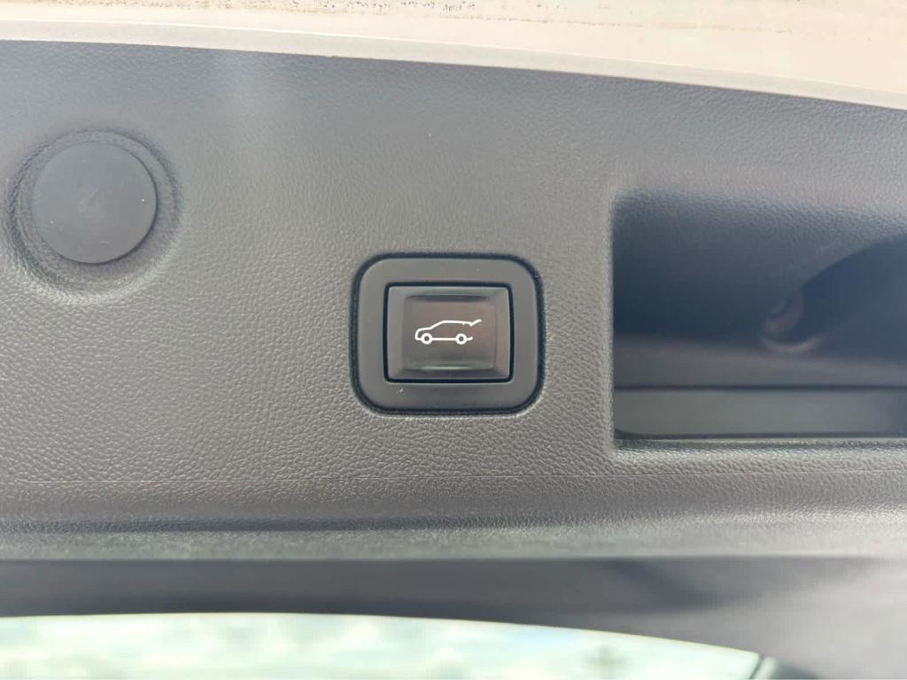 used 2021 Chevrolet Equinox car, priced at $22,975