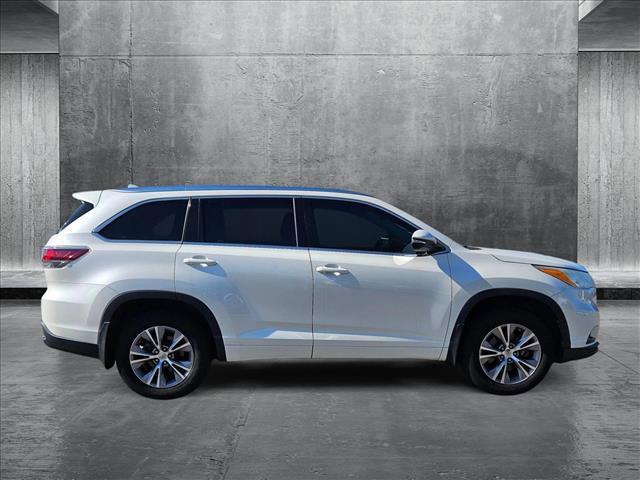 used 2014 Toyota Highlander car, priced at $17,992