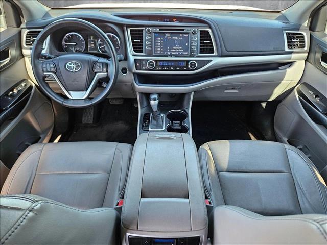 used 2014 Toyota Highlander car, priced at $17,992