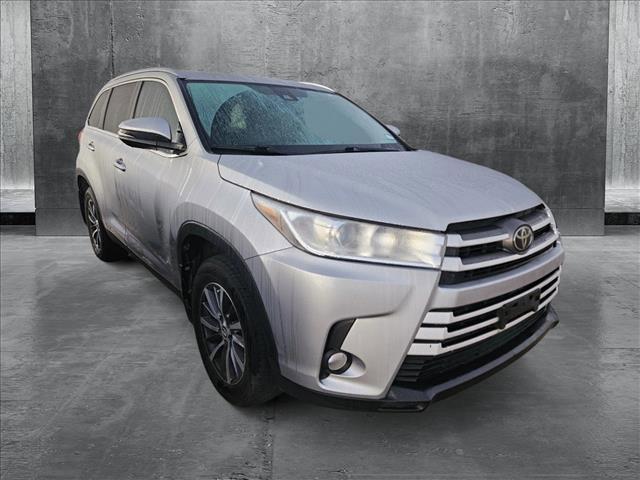 used 2019 Toyota Highlander car, priced at $27,995