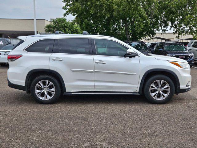 used 2015 Toyota Highlander car, priced at $14,991