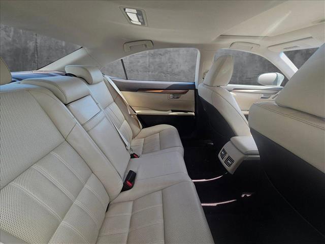 used 2018 Lexus ES 300h car, priced at $23,991