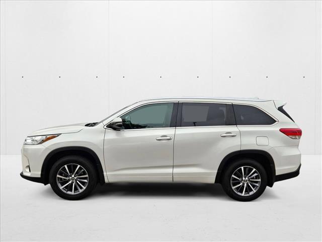 used 2018 Toyota Highlander car, priced at $21,491