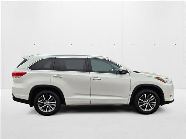 used 2018 Toyota Highlander car, priced at $21,491