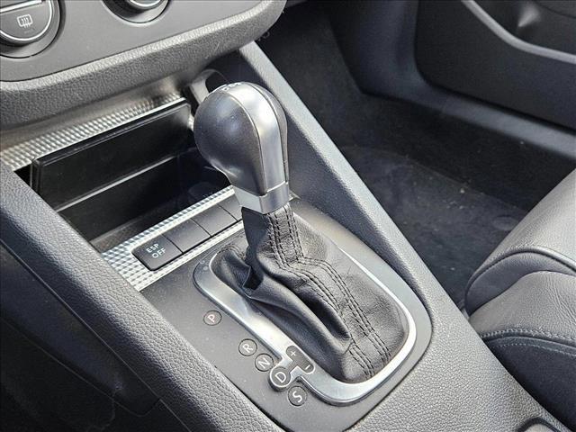 used 2008 Volkswagen R32 car, priced at $11,999