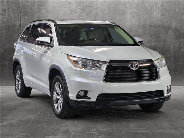 used 2015 Toyota Highlander car, priced at $19,890